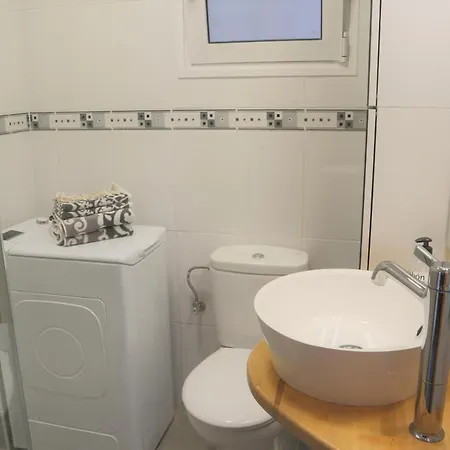 Capuchinos, Apartamento *